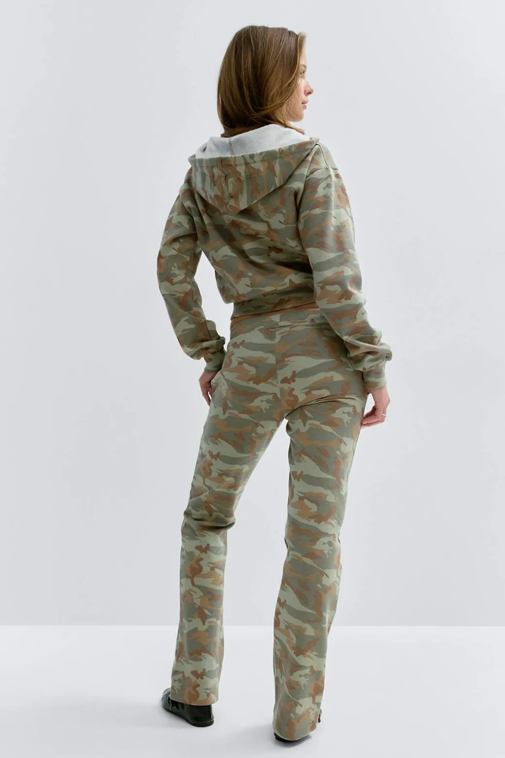 14+ low waist sweatpants