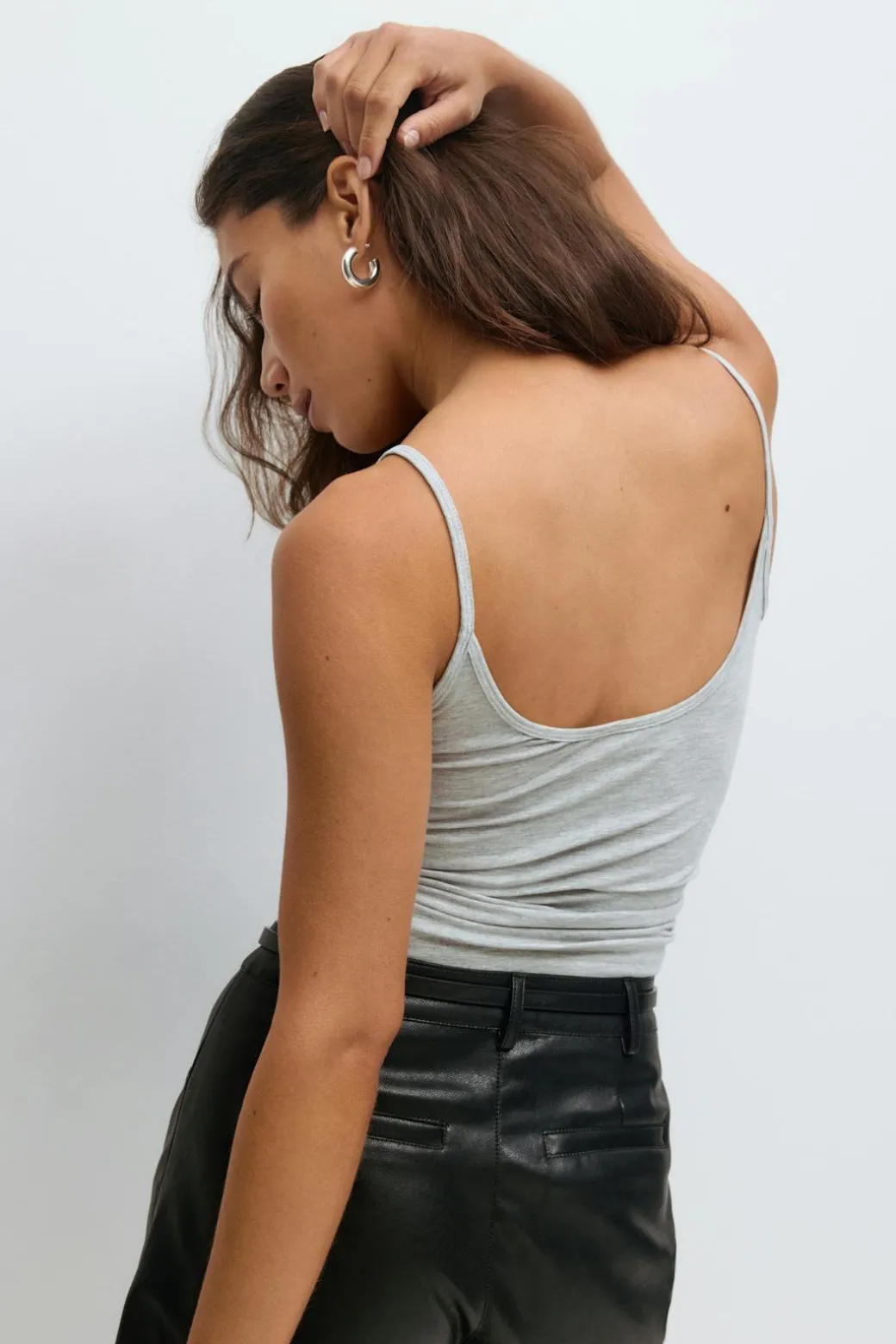 Basic strap singlet