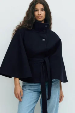 Belt cape jacket