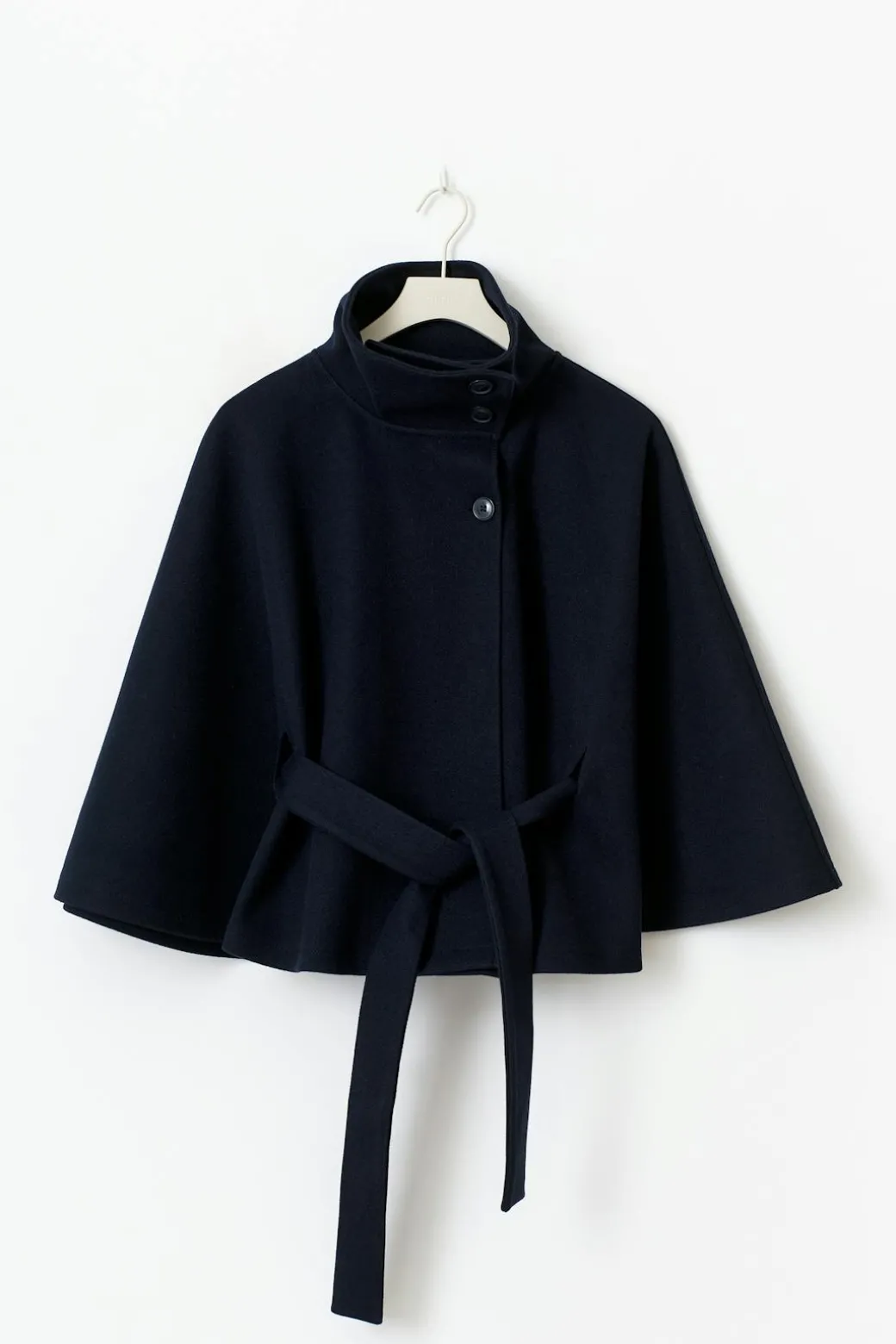 Belt cape jacket