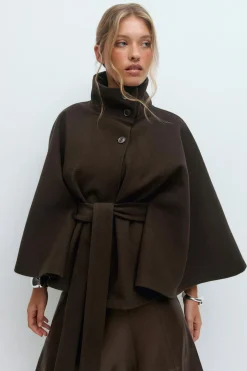 Belt cape jacket