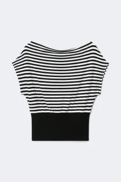Boatneck top