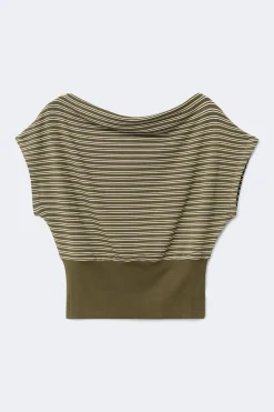 Boatneck top