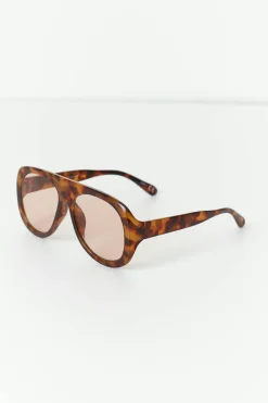 Bold aviator sunglasses