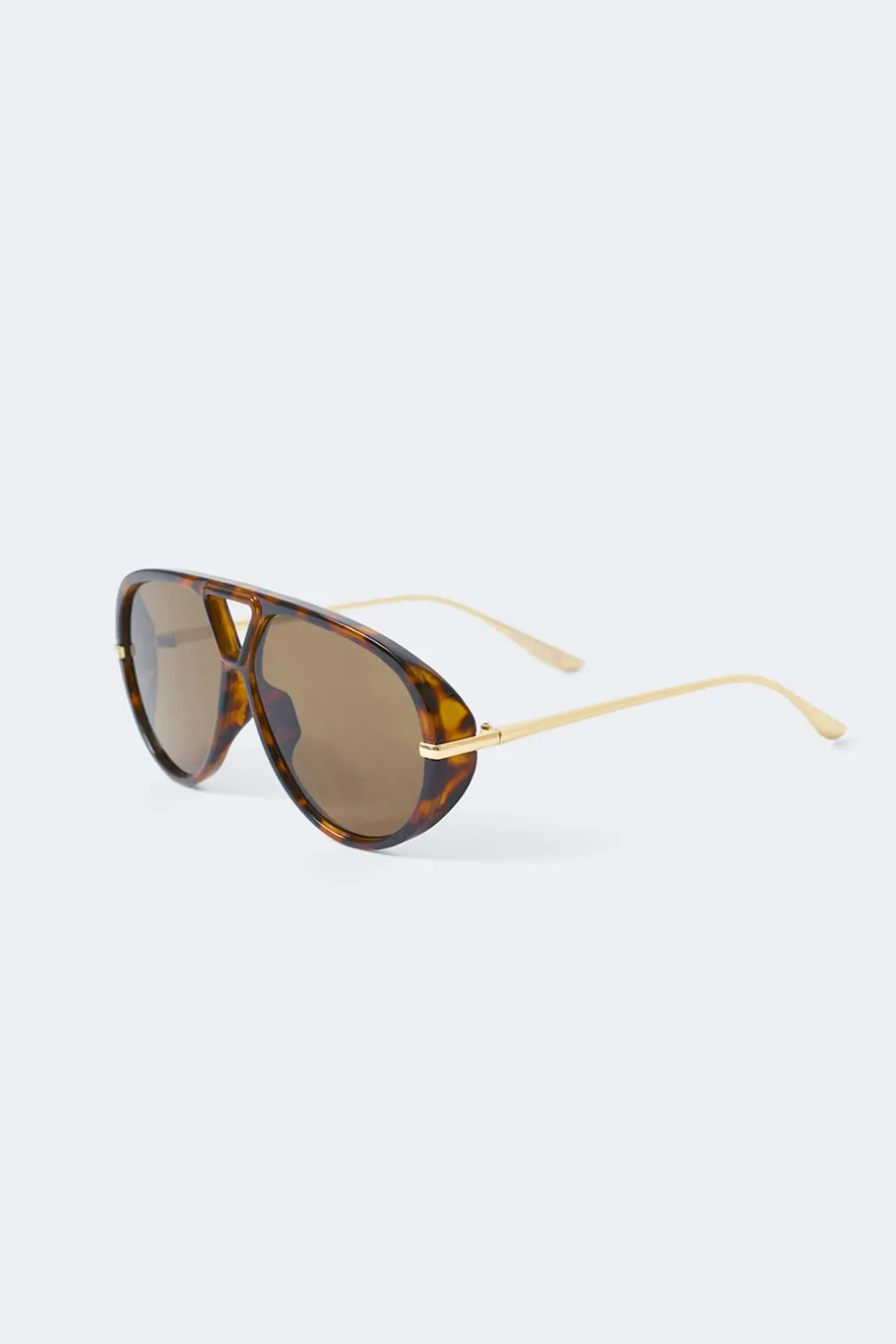 Bold aviator sunglasses