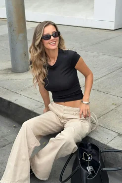 Booty belted jeans