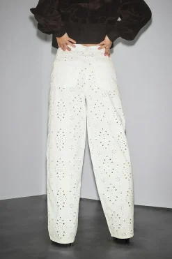 Broderie denim jeans