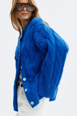 Chunky knitted cable cardigan