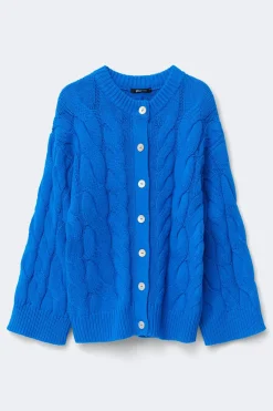 Chunky knitted cable cardigan