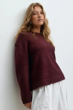 Crew neck knitted sweater