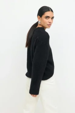Crew neck knitted sweater
