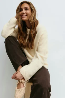 Crew neck knitted sweater