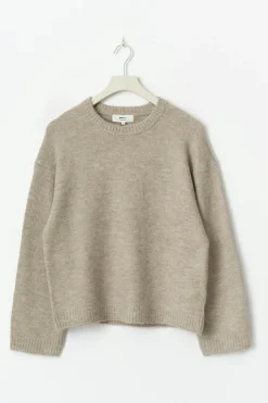 Crew neck knitted sweater