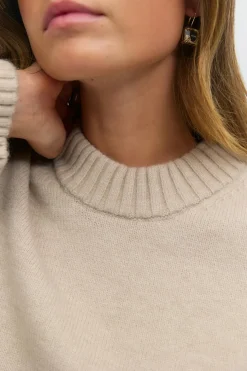 Crew neck knitted sweater