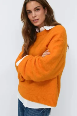 Crew neck knitted sweater