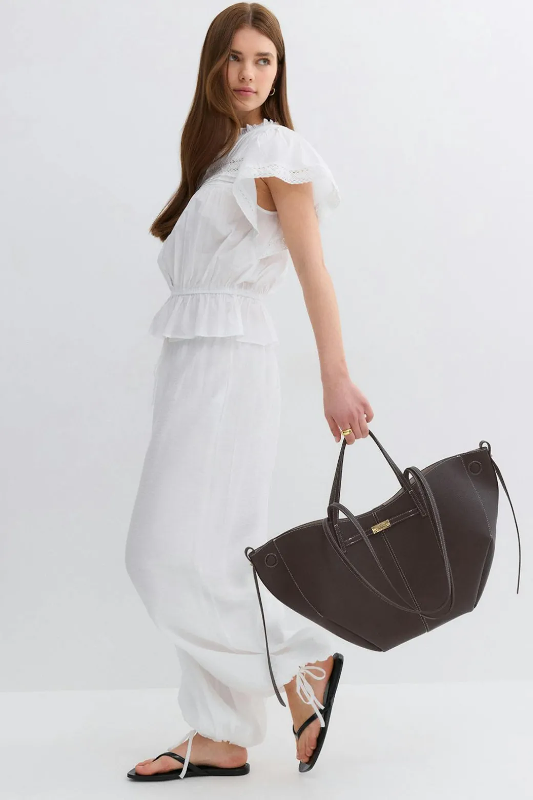 Detail strap tote bag
