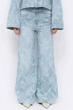 Embroidery jeans