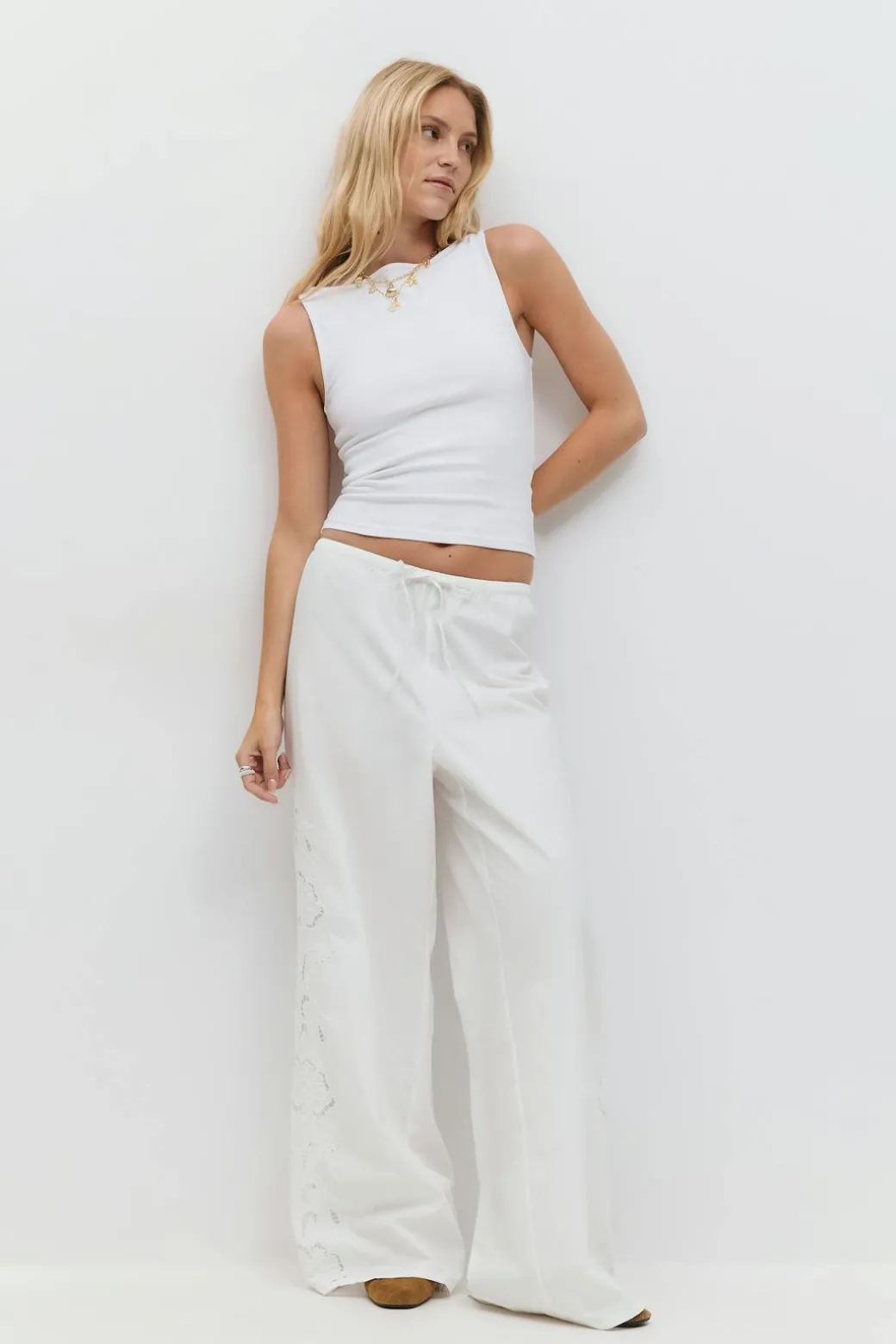 Embroidery poplin trousers