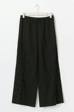 Embroidery poplin trousers