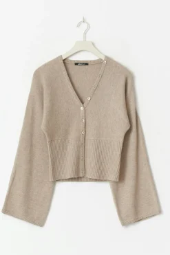 Fitted waist knitted cardigan