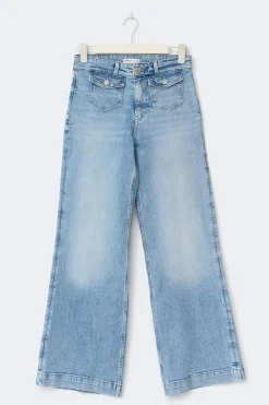 Front pocket flare jeans
