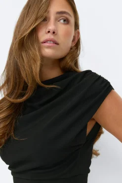 Funnel neck top