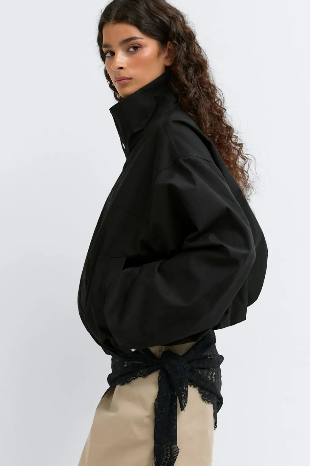 High neck short jacket
