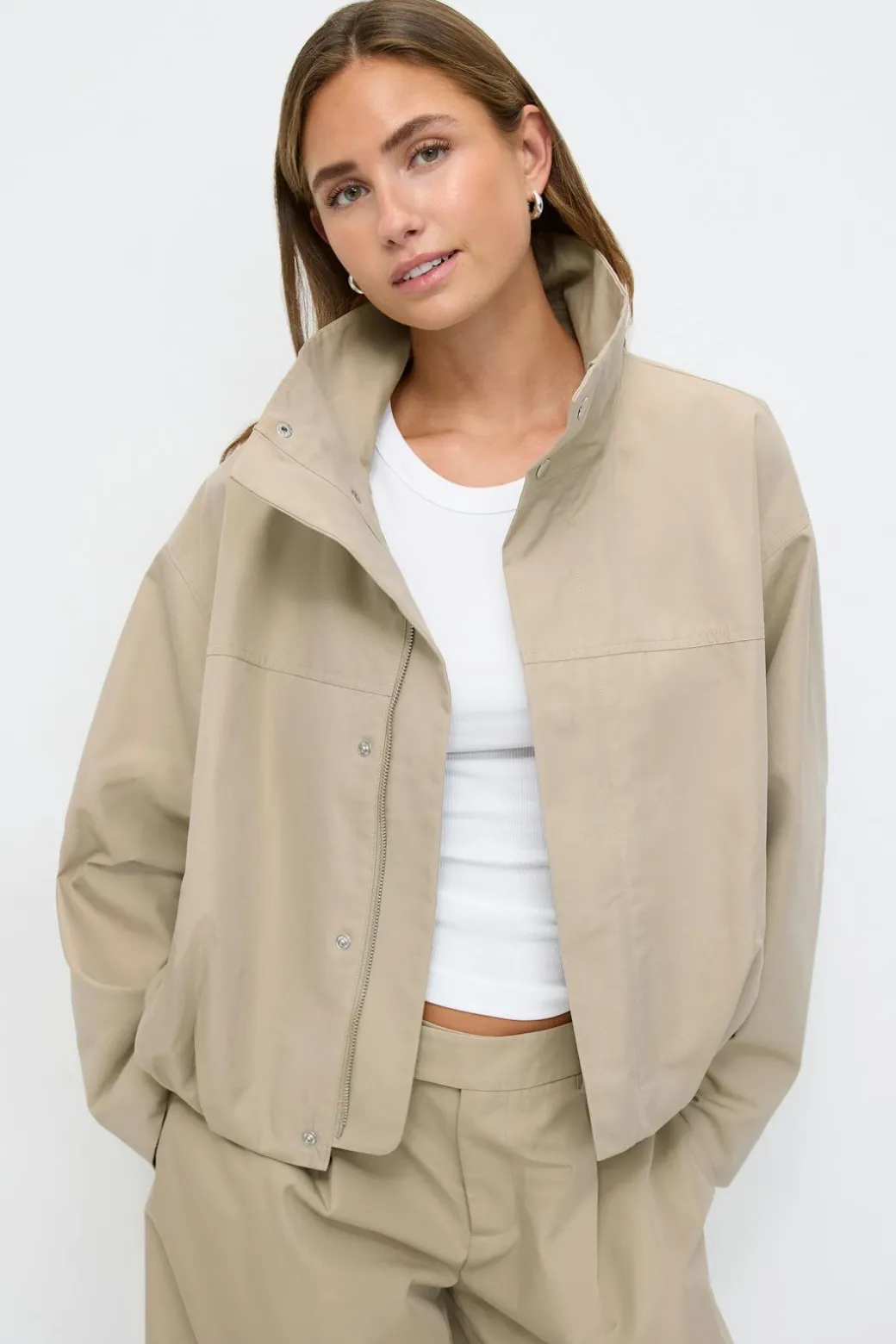 High neck short jacket