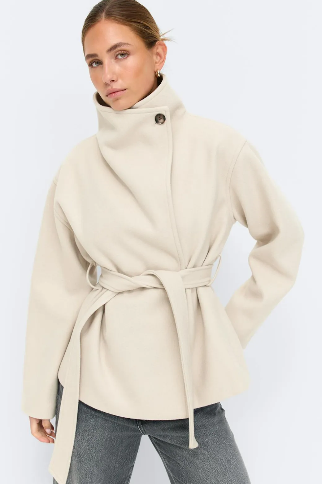 High neck short jacket