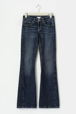 Iconic twisted jeans