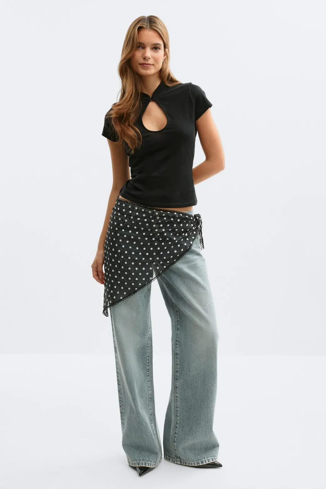 Keyhole top