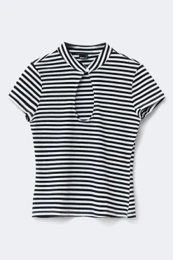 Keyhole top