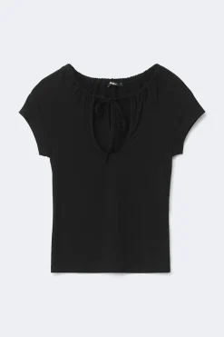 Keyhole top