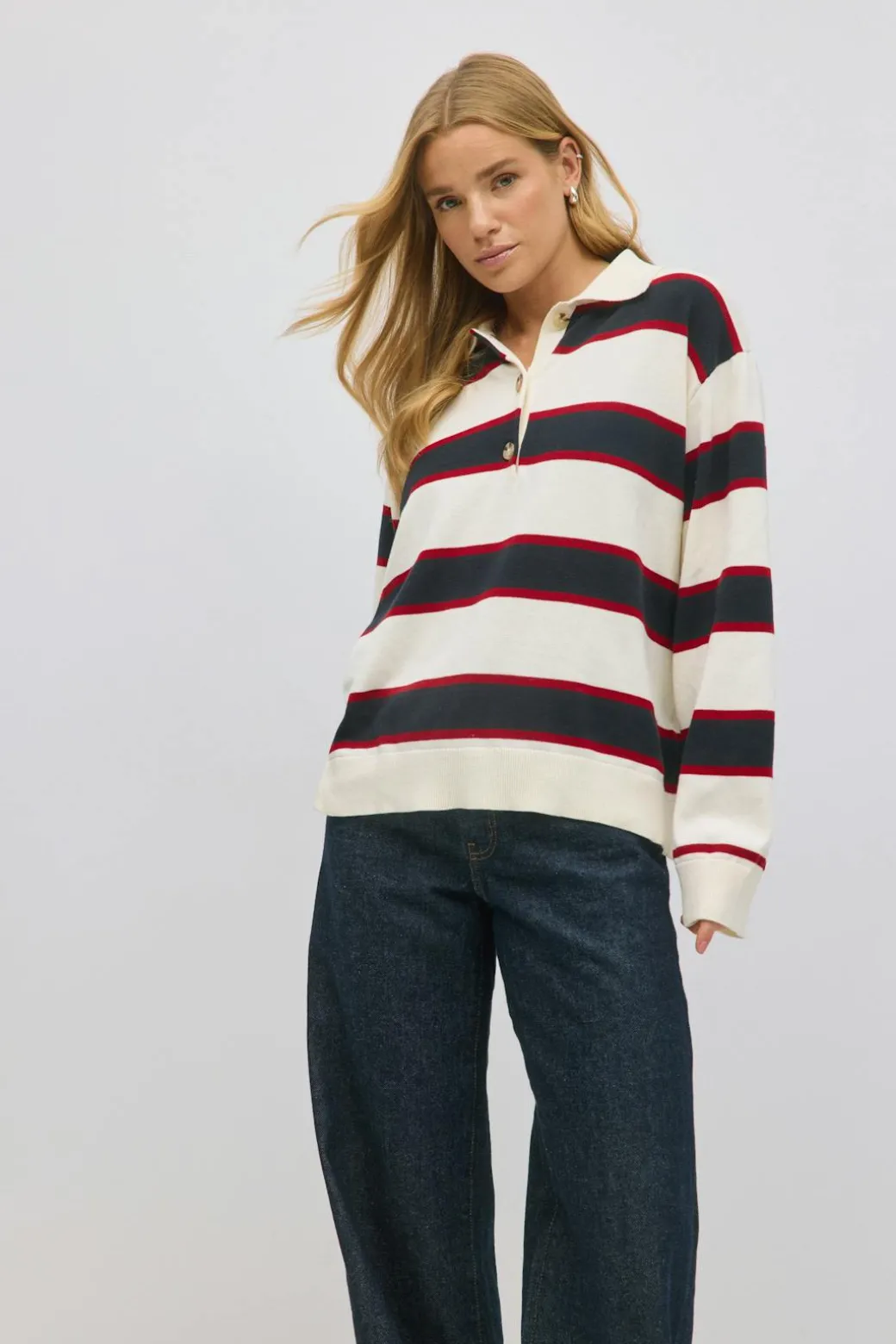 Knitted collar sweater