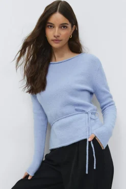 Knitted tie top