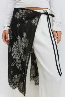 Lace apron skirt