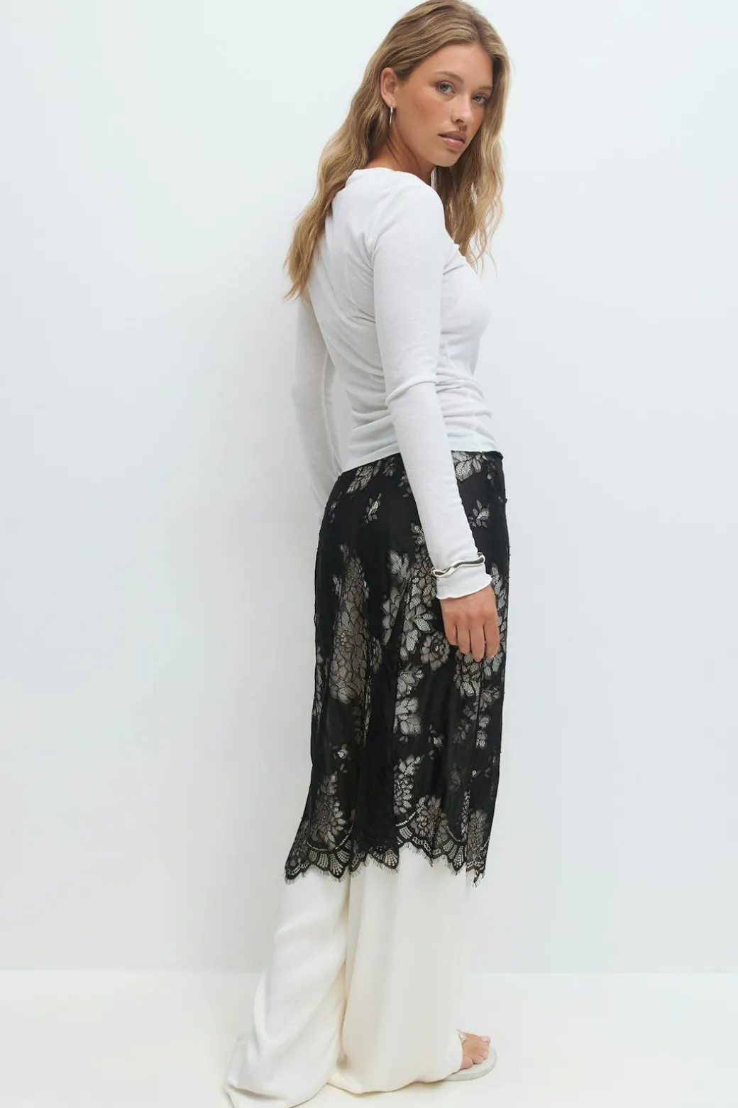 Lace apron skirt