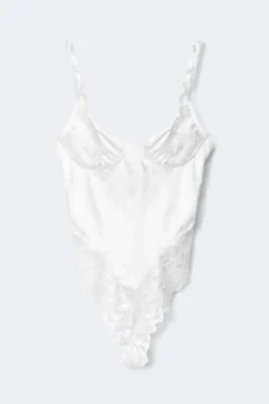 Lace detail body