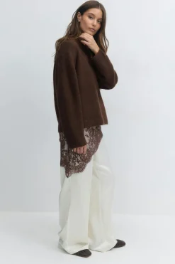 Lace hip scarf