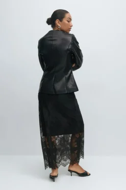Lace skirt