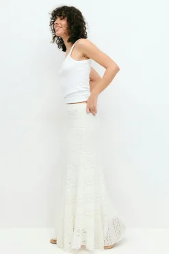 Lace skirt