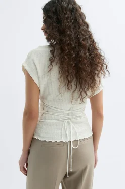 Lacing back top