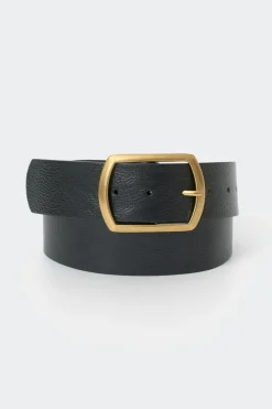 Large buckle belt