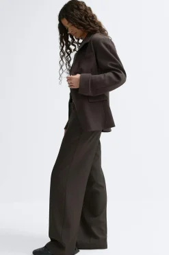 Low waist trousers