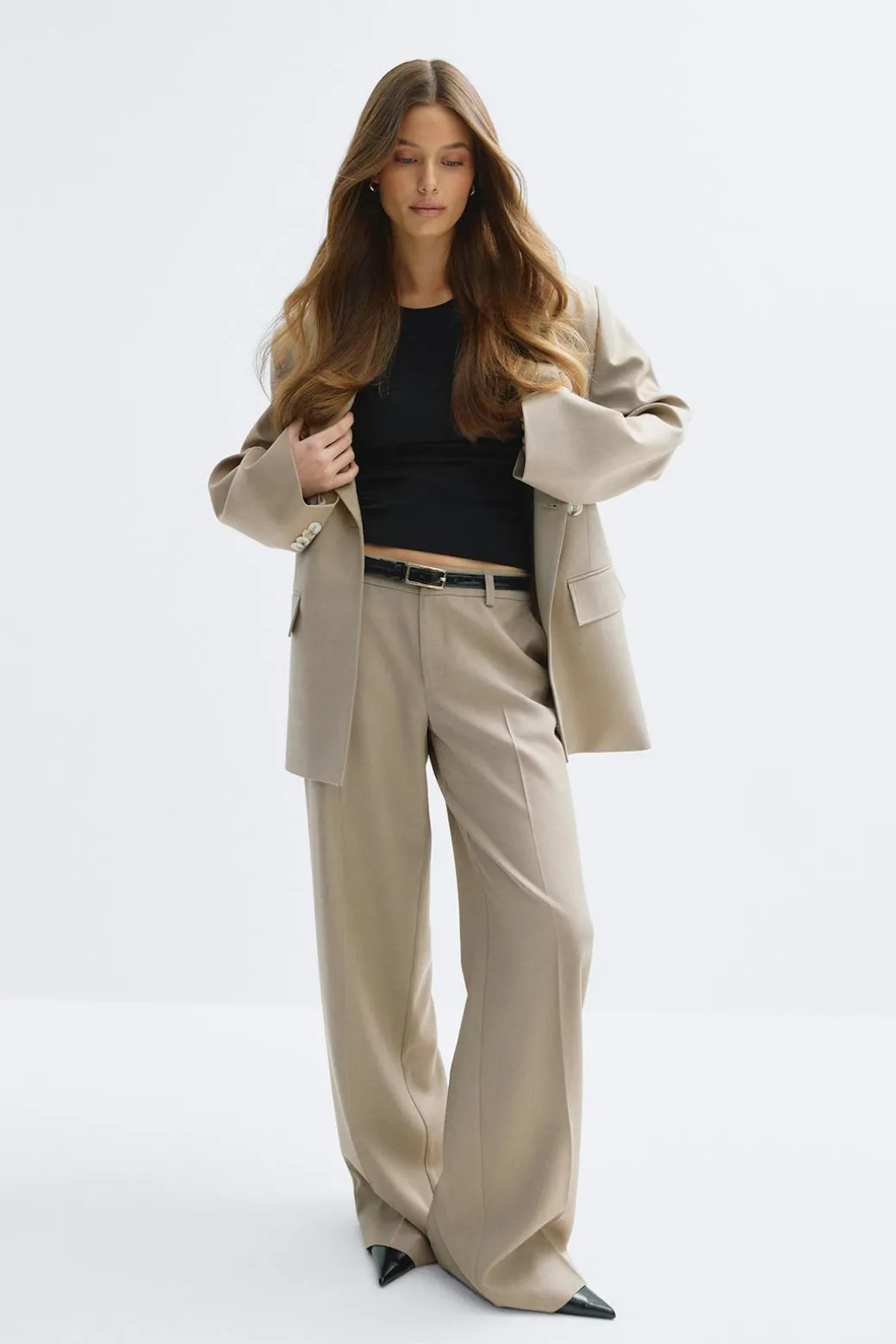 Low waist trousers