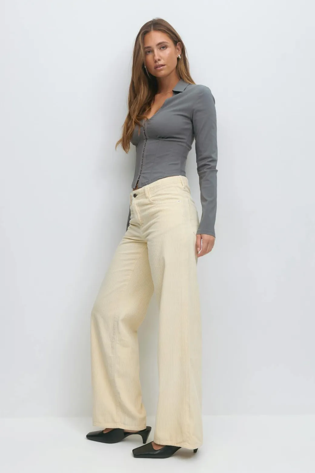 Low wide cord jeans