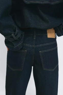 Low wide jeans