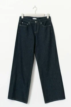 Low wide jeans