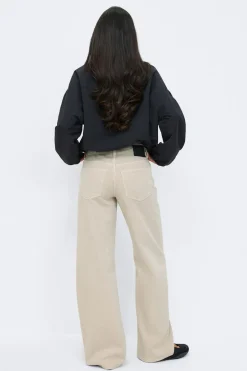 Low wide jeans