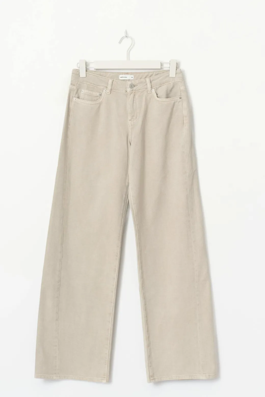 Low wide jeans